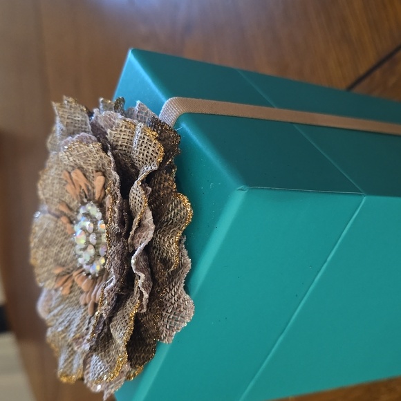 Tieks box and 2 color burlap flower topper - Picture 4 of 7